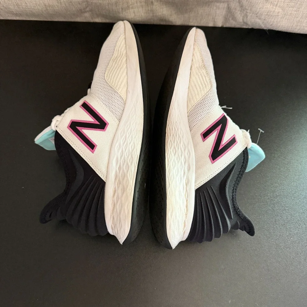 New Balance Fresh Foam Roav Running‎ Shoes Womens 11 White Surf Athletic Lace Up
